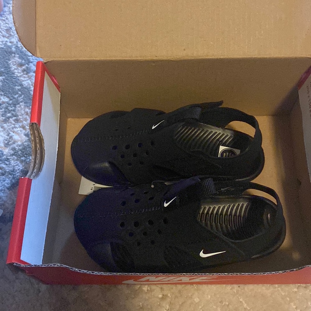 Boys Nike sandals